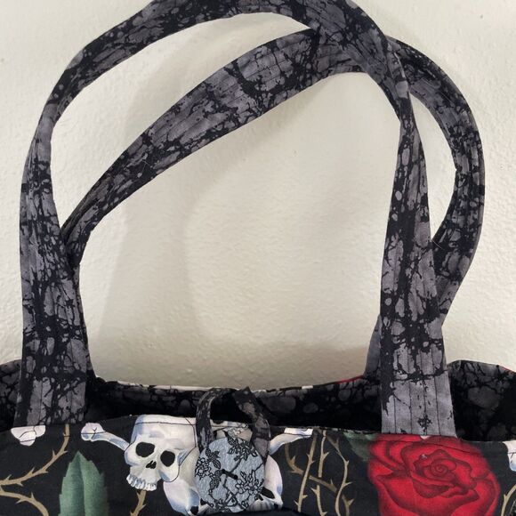 SKULL and ROSES Tote Bag with Multiple Pockets Bingo Craft 12 x 8‎ x 4.5 inches - Picture 6 of 11